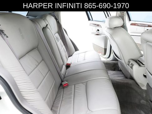 Used 2000 Lincoln Town Car Executive RWD image 34