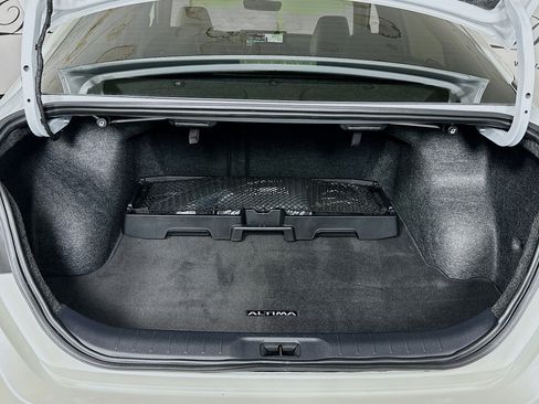 Used 2024 Nissan Altima 2.0 SR image 27