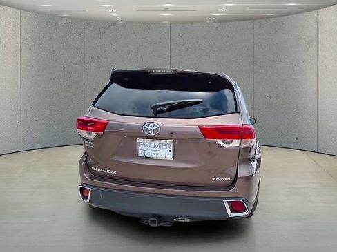 Used 2019 Toyota Highlander Limited FWD image 42