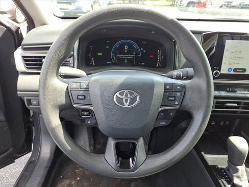 Used 2025 Toyota Camry LE image 22