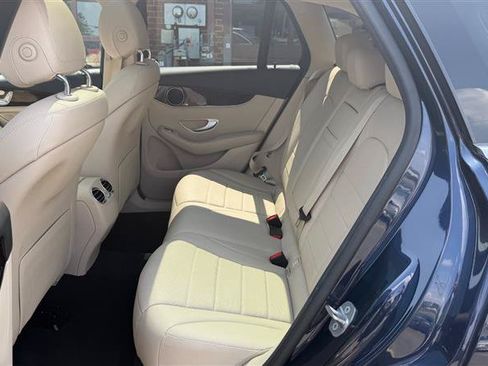 Used 2017 Mercedes-Benz GLC 300 4MATIC image 21