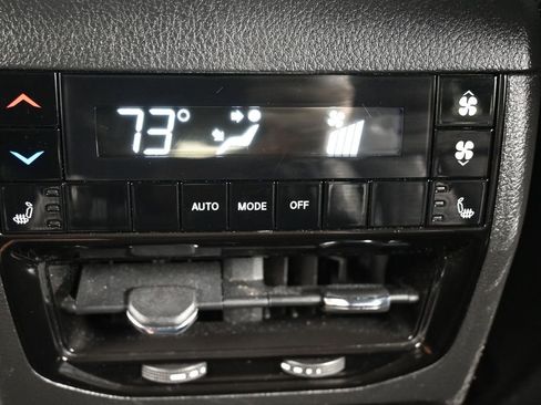 Used 2024 Jeep Grand Cherokee L Limited w/ Luxury Tech Group II image 36