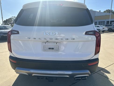 Used 2022 Kia Telluride SX w/ Towing Package image 7
