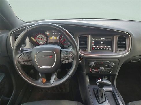 Certified 2018 Dodge Charger SXT w/ Blacktop Package image 15