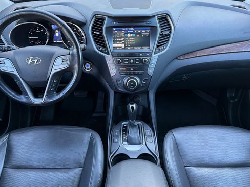 Used 2017 Hyundai Santa Fe SE image 13