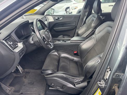Used 2018 Volvo XC60 T6 R-Design w/ Convenience Package image 5