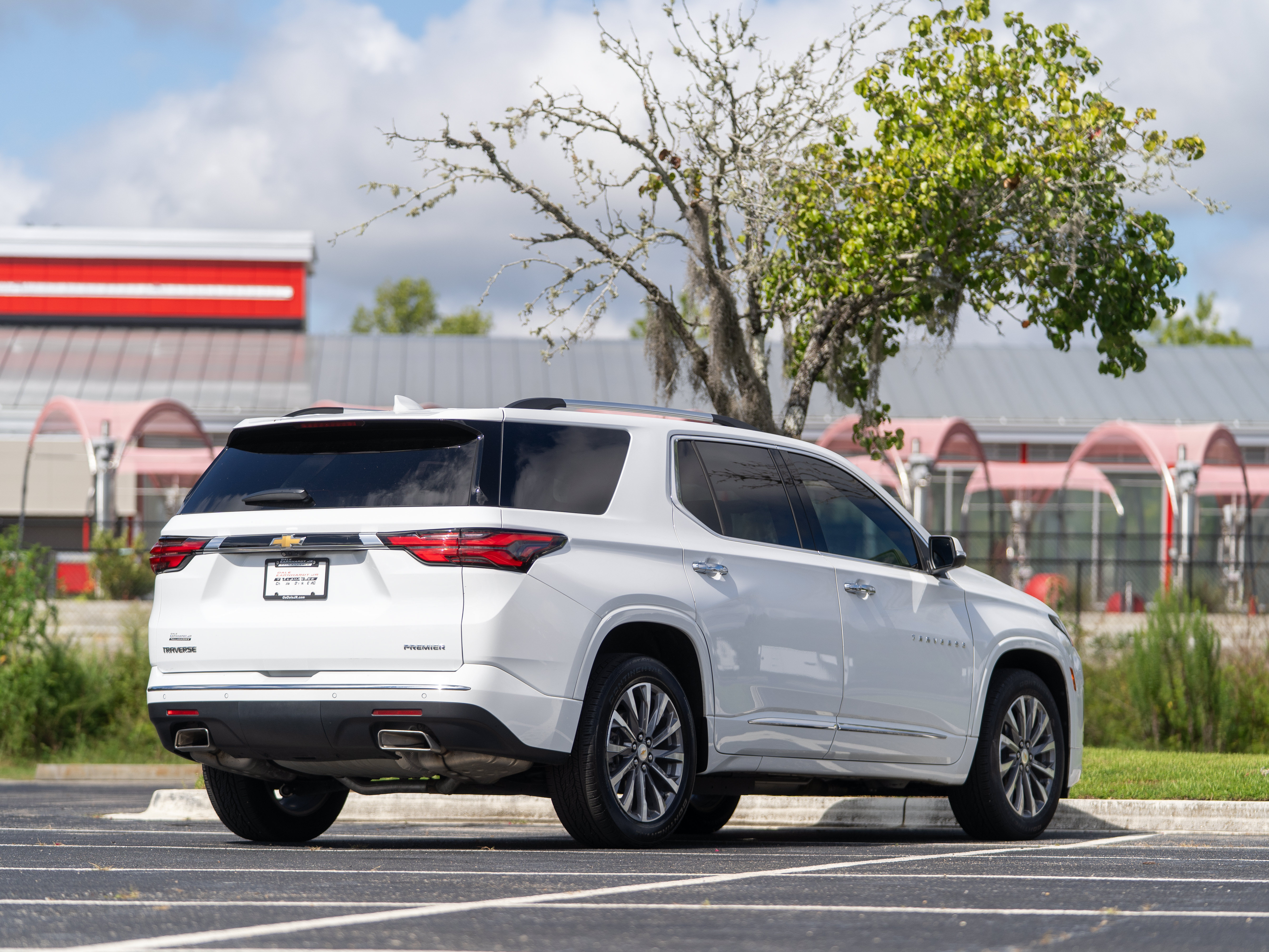 Used 2022 Chevrolet Traverse Premier w/ LPO, Floor Liner Package FWD image 45