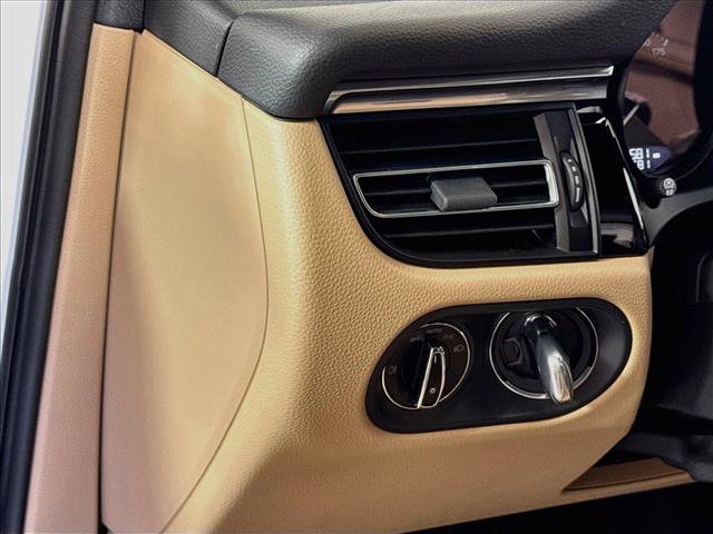Certified 2026 Porsche Macan AWD/4WD image 13