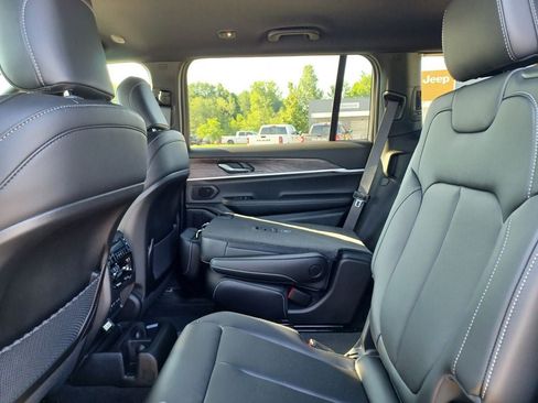 New 2026 Jeep Grand Cherokee L Limited AWD/4WD image 30
