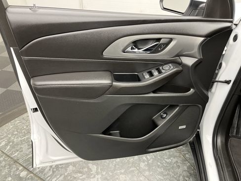 Certified 2023 Chevrolet Traverse LT w/ LT Premium Package AWD/4WD image 8