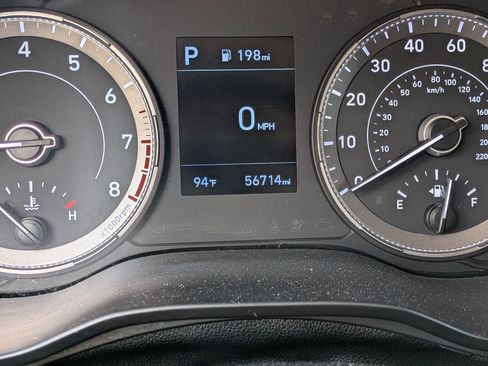 Used 2022 Hyundai Venue Limited FWD image 27