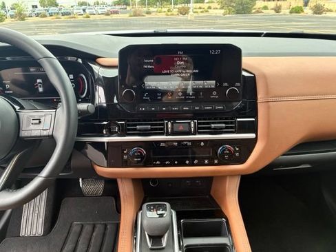 Certified 2023 Nissan Pathfinder Platinum w/ Cargo Package AWD/4WD image 16