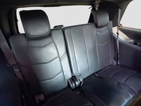 Used 2016 Cadillac Escalade Platinum RWD image 20
