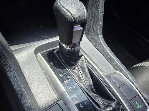 Used 2017 Honda Civic EX image 8