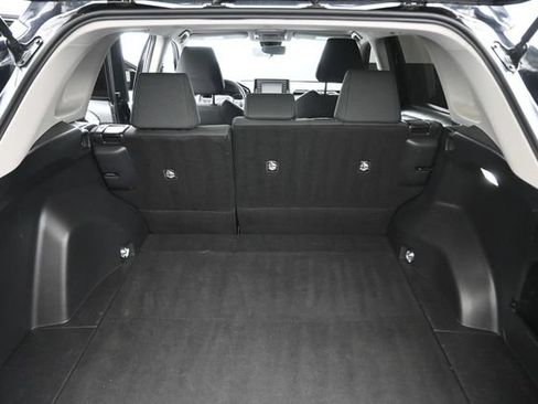 Used 2022 Toyota RAV4 LE FWD image 23