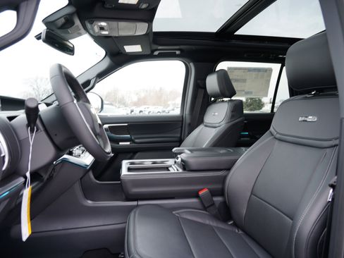 New 2025 Ford Expedition Platinum w/ Stealth Performance Package image 15