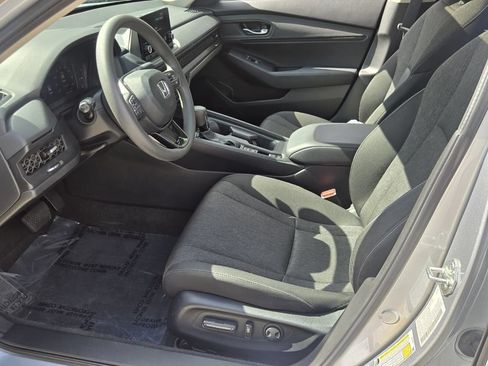 Used 2025 Honda Accord SE image 9