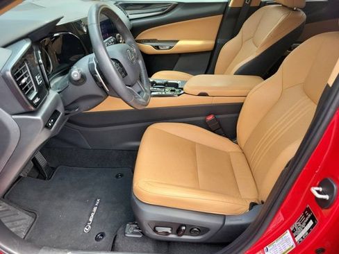 Used 2024 Lexus NX 250 FWD w/ Towing Package (2000 Lbs) image 4