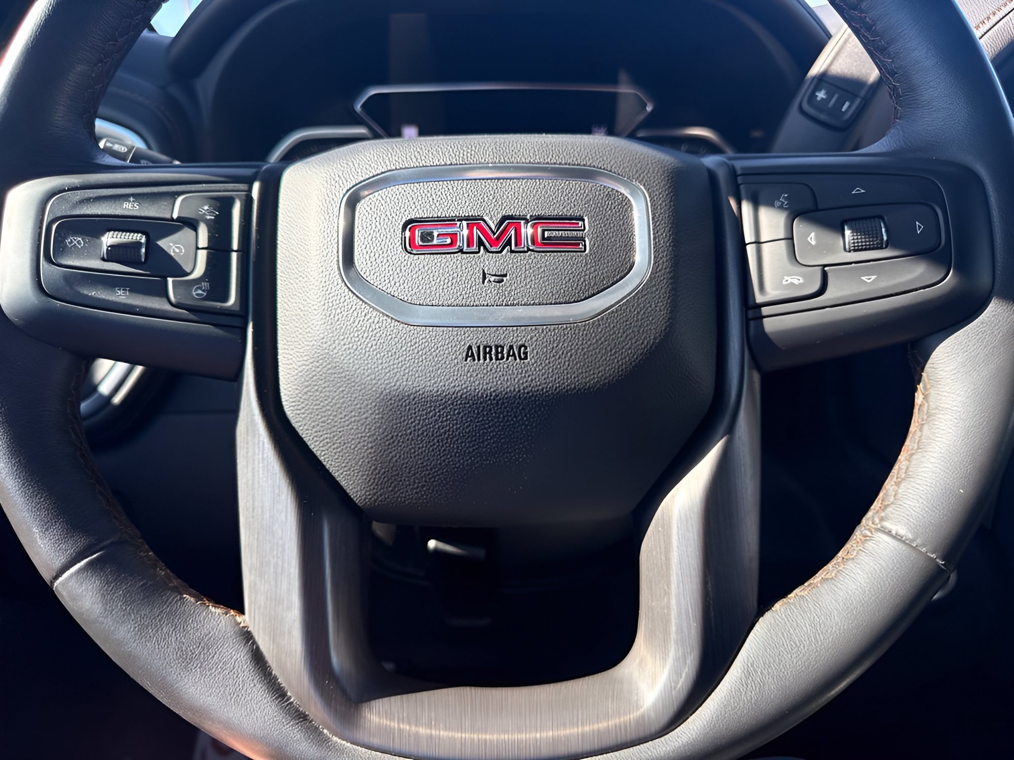 Used 2022 GMC Sierra 2500 AT4 w/ AT4 Premium Plus Package AWD/4WD image 30