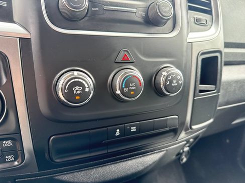 Used 2024 RAM 1500 Classic SLT AWD/4WD image 20