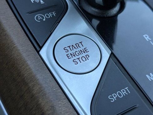 Used 2021 BMW 430i Coupe w/ M Sport Package image 33