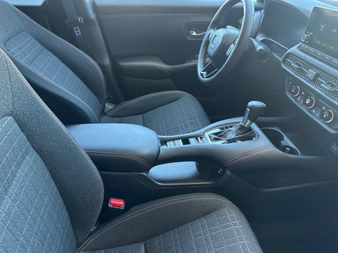 Used 2024 Honda HR-V Sport image 16