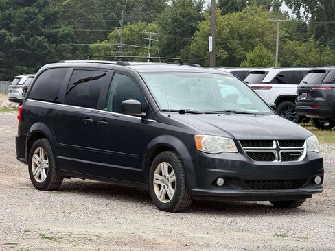 Used 2011 Dodge Grand Caravan Crew FWD image 4