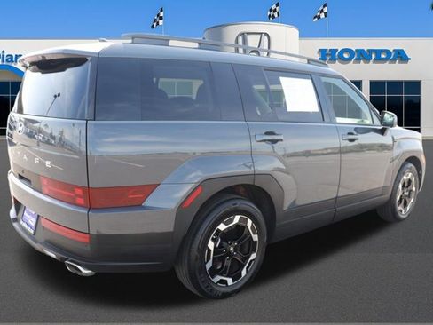 Used 2025 Hyundai Santa Fe SEL FWD image 6