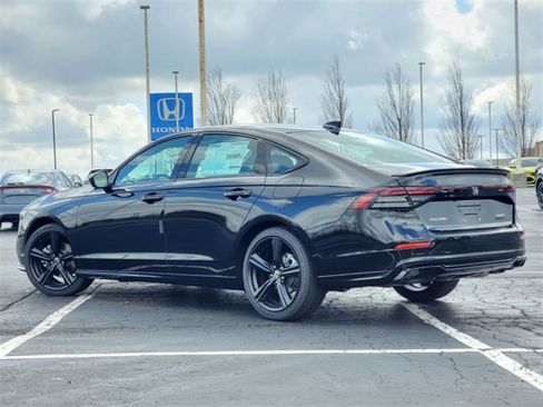 Used 2023 Honda Accord Sport image 5