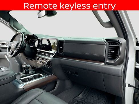 Used 2022 GMC Sierra 1500 SLT image 32