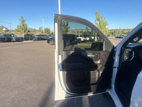 Used 2021 Chevrolet Silverado 1500 LT AWD/4WD image 11