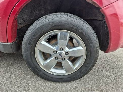 Used 2011 Ford Escape XLT w/ Canadian Winter Pkg AWD/4WD image 9