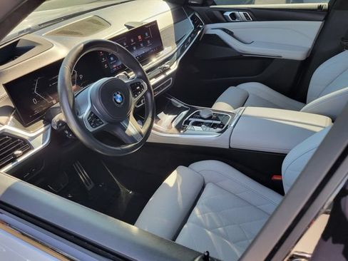 Used 2024 BMW X5 sDrive40i w/ M Sport Package RWD image 3