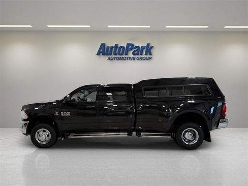 Used 2017 RAM 3500 Tradesman w/ Chrome Appearance Group image 4