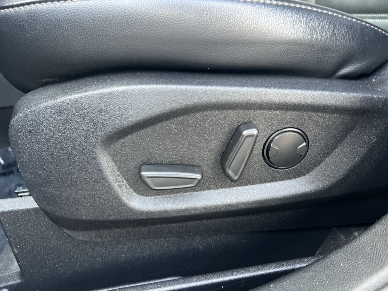 Used 2024 Ford Edge SEL AWD/4WD image 14