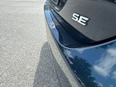 Used 2021 Toyota Camry SE FWD image 10
