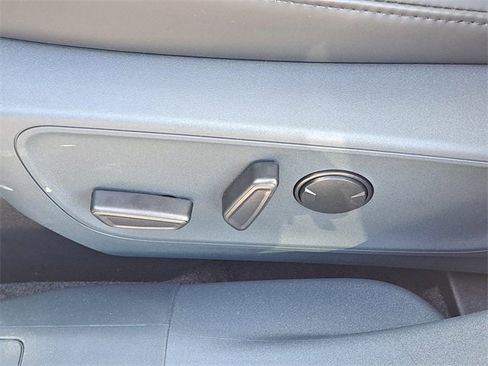 New 2025 Ford Maverick Lariat w/ Black Appearance Package image 32