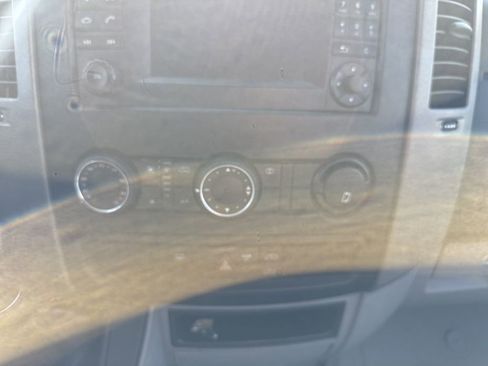 Used 2018 Mercedes-Benz Sprinter 2500 image 10