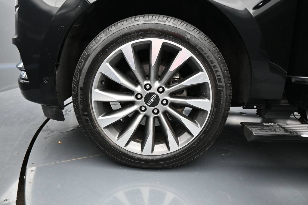 Used 2018 Lincoln Navigator Select w/ Technology Package AWD/4WD image 37