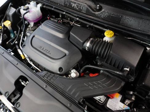 New 2023 Chrysler Pacifica Limited w/ Uconnect Theater Family Group image 39