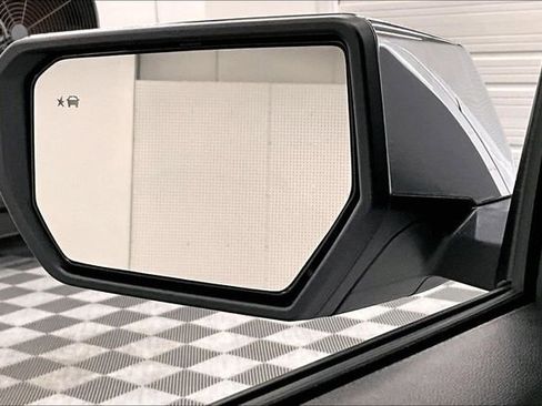 Used 2025 GMC Canyon Denali image 33