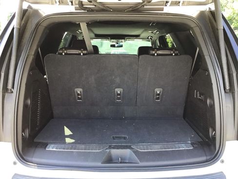Used 2021 Chevrolet Tahoe RST w/ Luxury Package AWD/4WD image 4