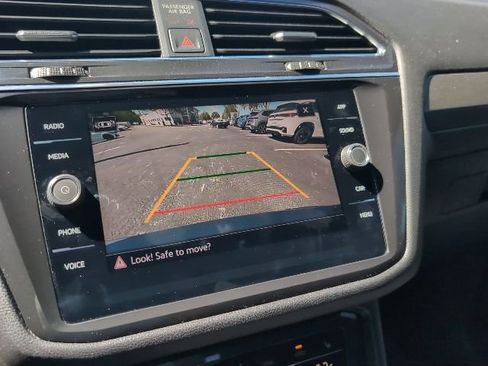 Used 2023 Volkswagen Tiguan SE R-Line image 18