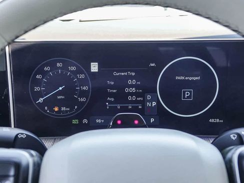 Used 2024 Hyundai Santa Fe Calligraphy image 23