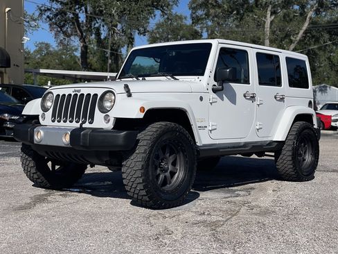 Used 2015 Jeep Wrangler Unlimited Sahara AWD/4WD image 10