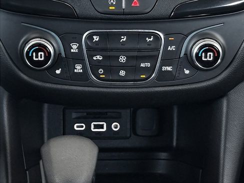 Used 2023 Chevrolet Equinox RS image 15