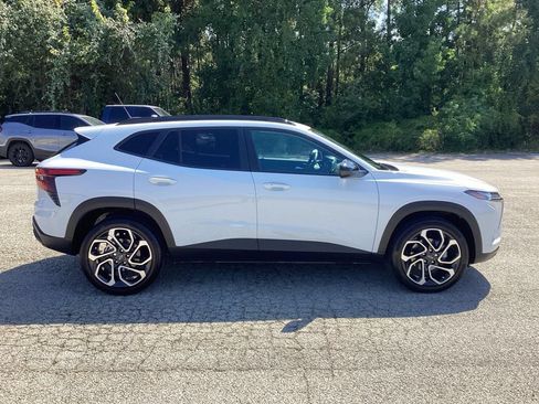 Used 2026 Chevrolet Trax RS FWD image 5