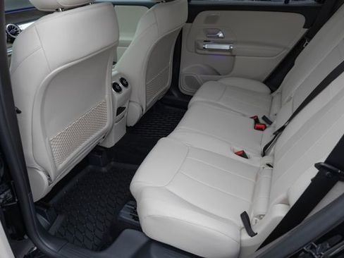 New 2026 Mercedes-Benz GLB 250 4MATIC image 17