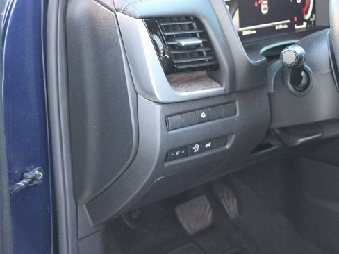 Used 2024 Nissan Rogue Platinum image 23