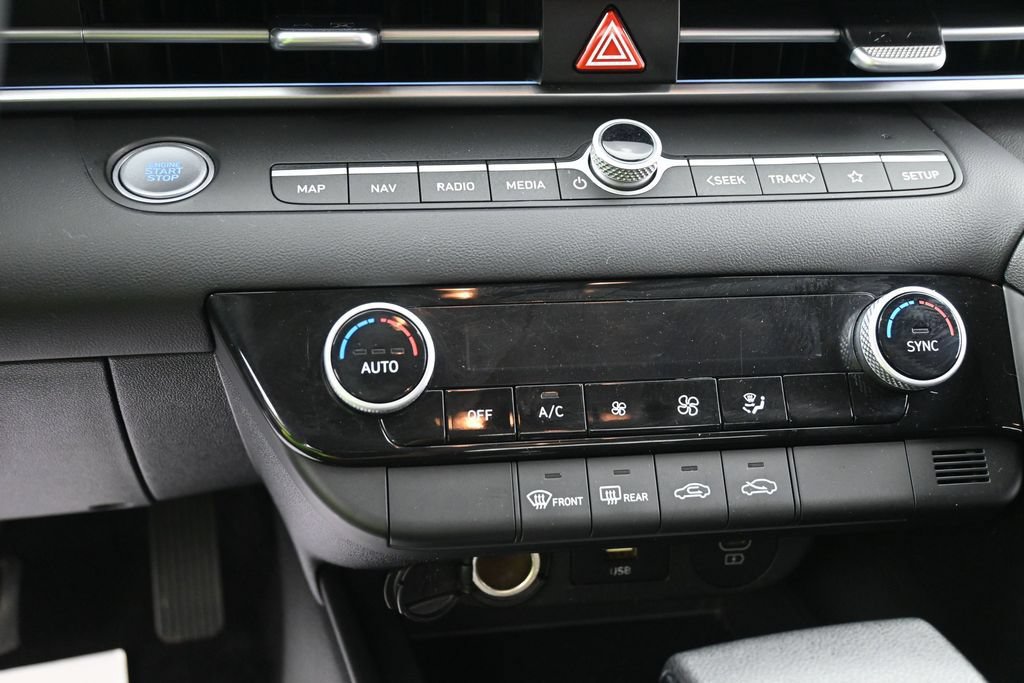 Used 2024 Hyundai Elantra SEL FWD image 11